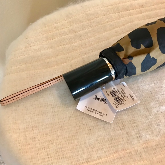 NWT Coach full size wild animal print umbrella - Picture 6 of 7